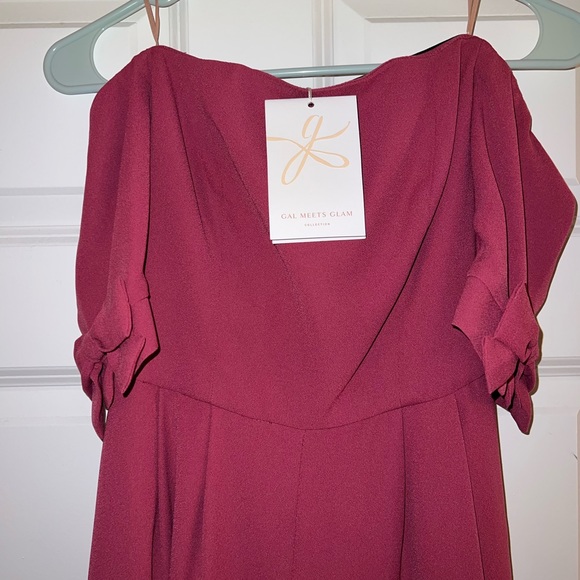 NWT Gal Meets Glam Meredith Magenta Pink Bow Off Shoulder Jumpsuit size 0 - Picture 2 of 5